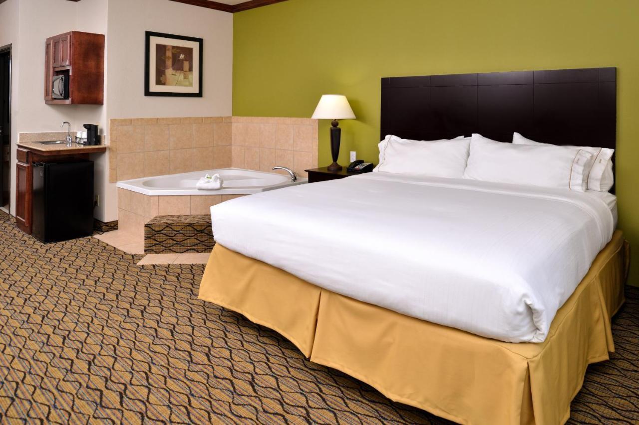 Holiday Inn Express Hotel & Suites Sherman Highway 75 By Ihg Exterior photo
